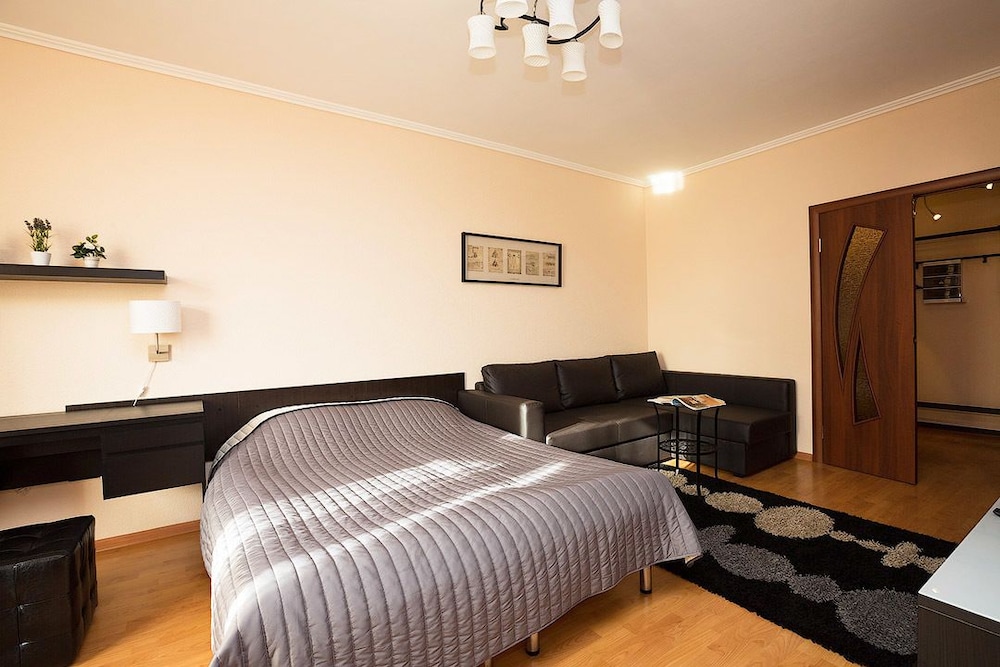 Apartment on Bazhova, 68-234 photo 1