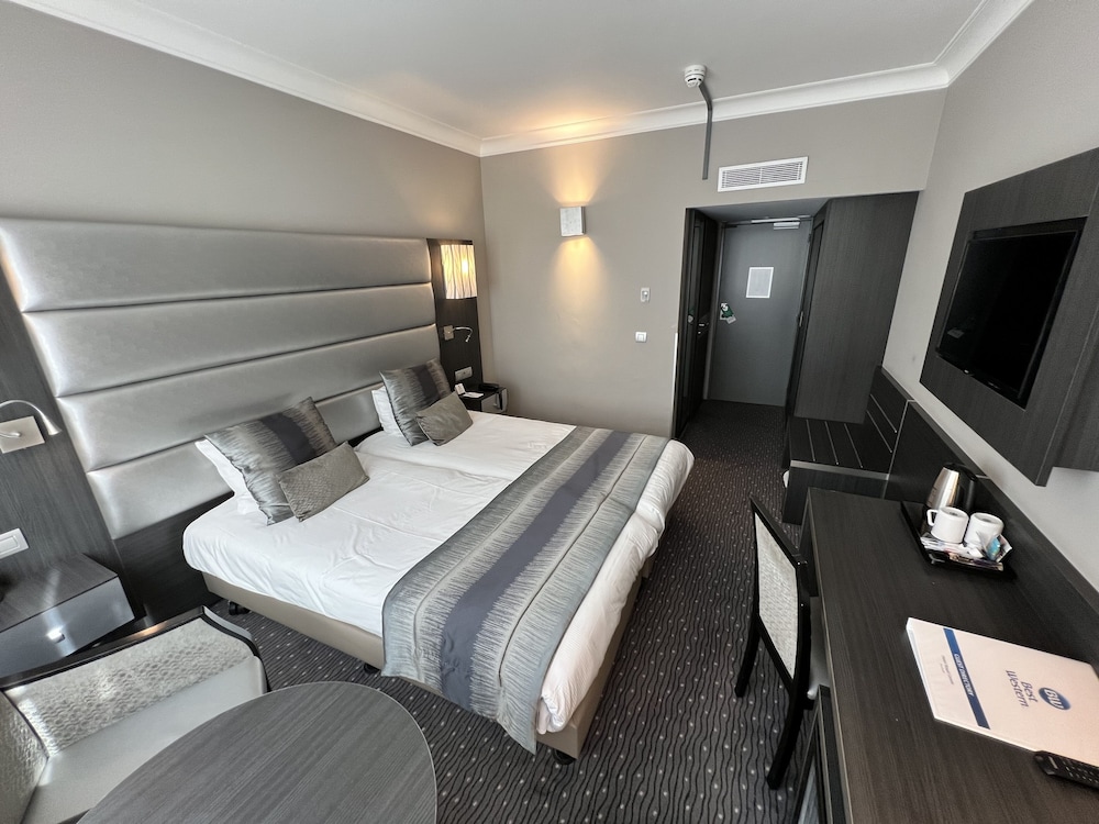 Standard Room, 2 Twin Beds, Non Smoking - Photo 6