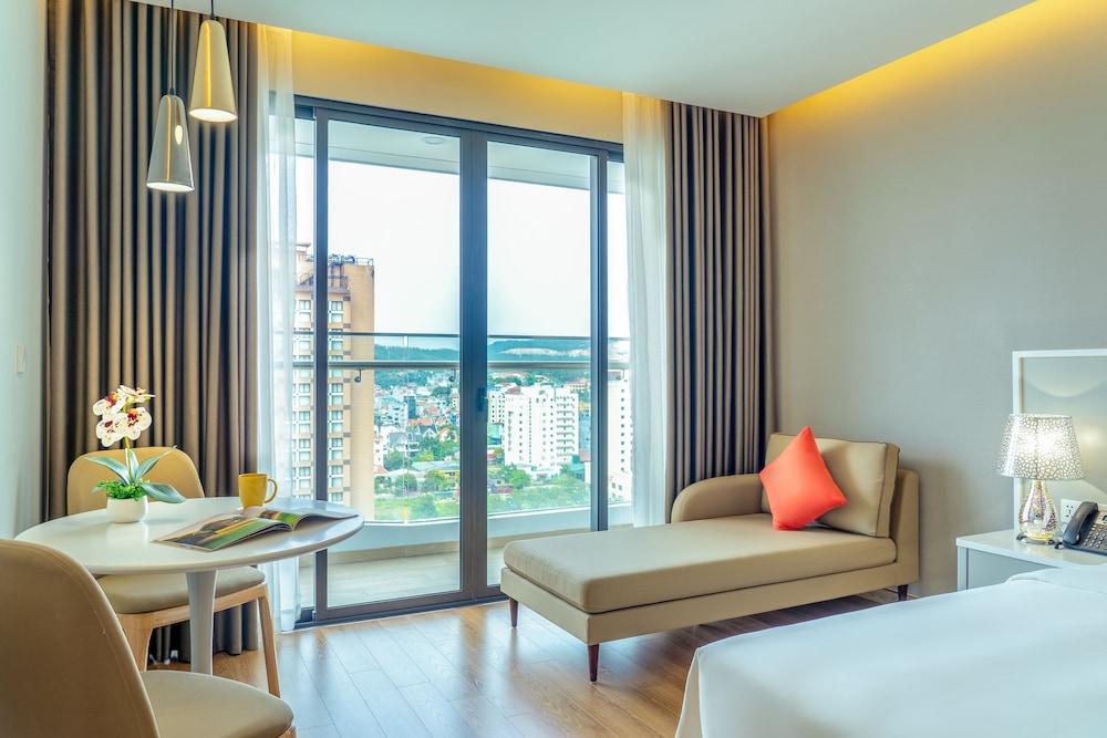 Deluxe Double Room - Photo 13