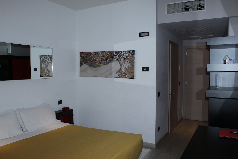 Comfort Room, 1 King Bed photo 2