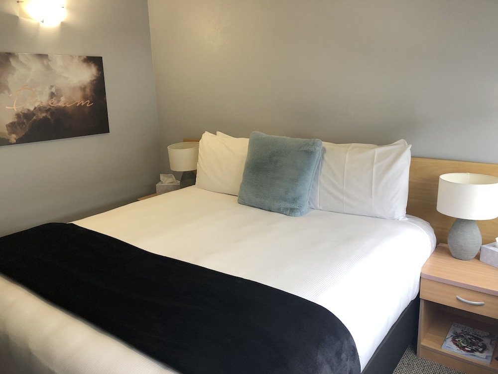 Standard Suite, 2 Bedrooms, Non Smoking, Kitchen (Access Unit) photo 3