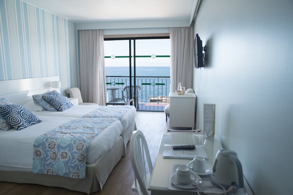 Double Room, Balcony, Sea View (Located in Penha de França Mar)
