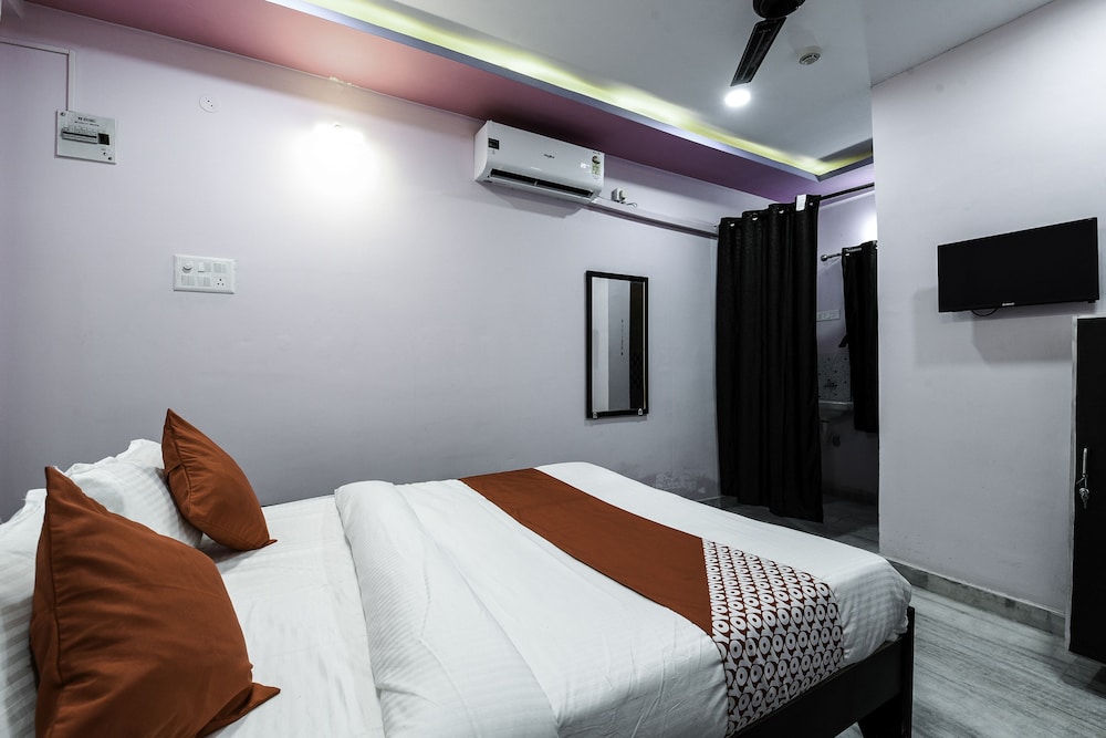 Double Room, 1 Queen Bed photo 1