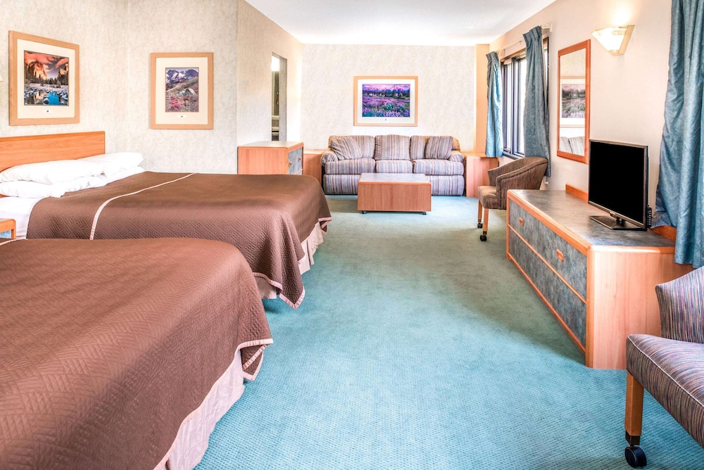 Suite, 2 Queen Beds - Photo 4
