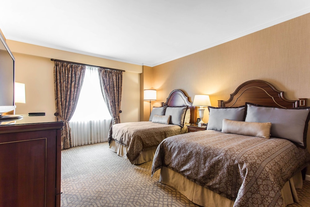 Premier Double Room, 2 Double Beds - Photo 4