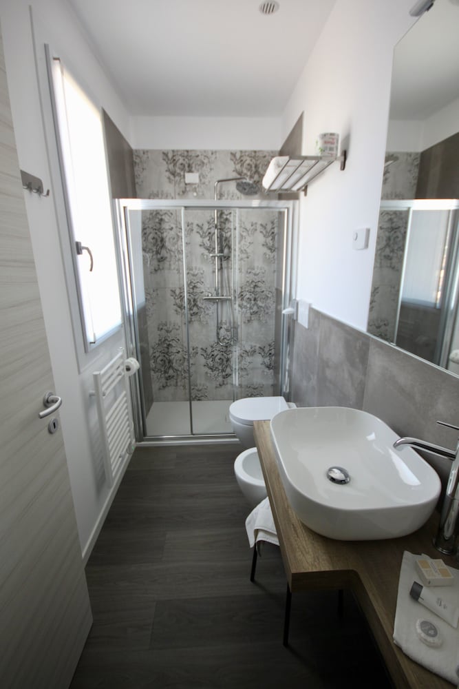 Double or Twin Room photo 3
