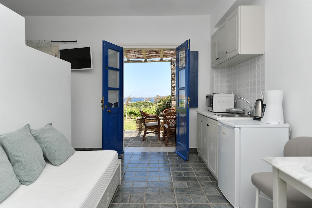 Studio (3 Adults)