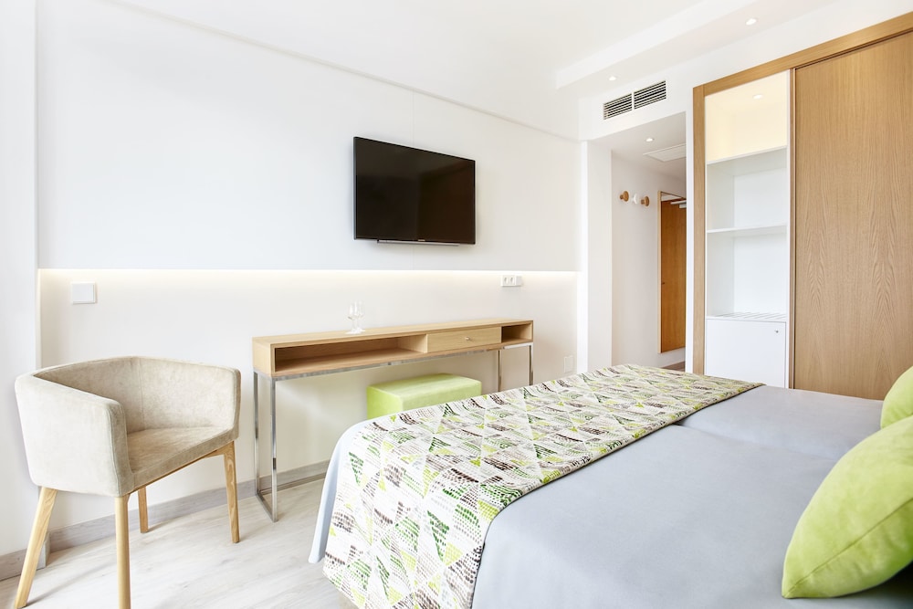 Double Room, Balcony, Sea view (2 Adults + 1 Child)