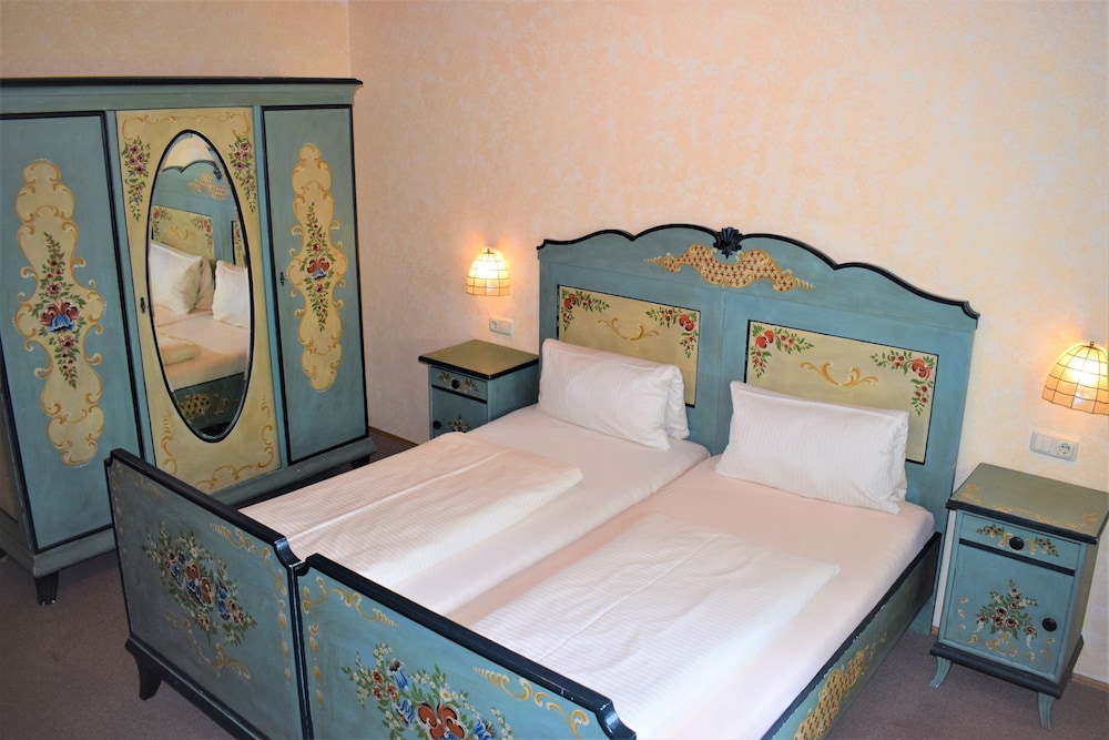 Economy Double Room photo 3