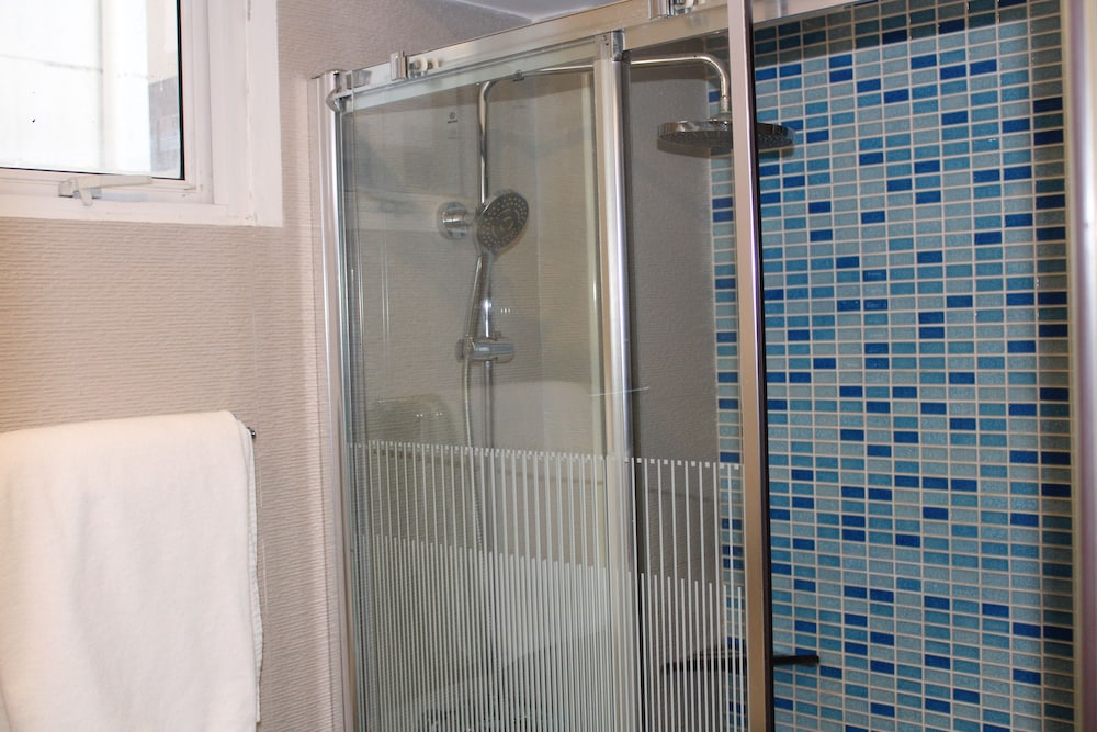 Standard Double Room, Non Smoking - Photo 18