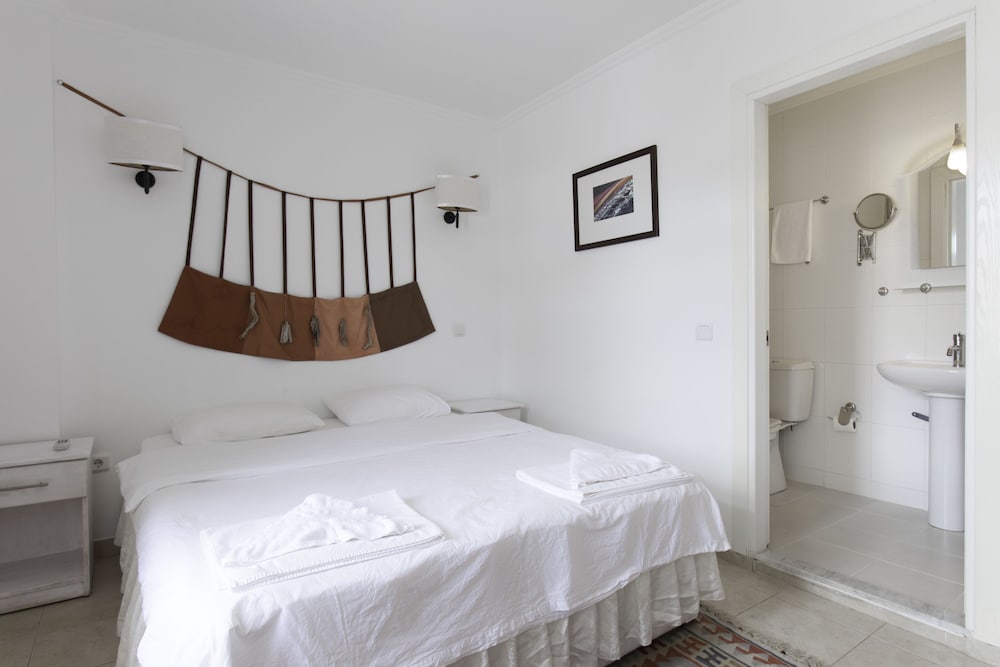 Standard Double or Twin Room - Photo 4