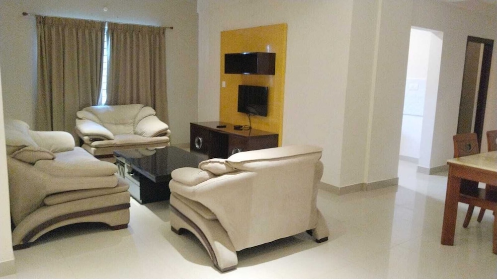 Family Room, 3 Bedrooms, City View