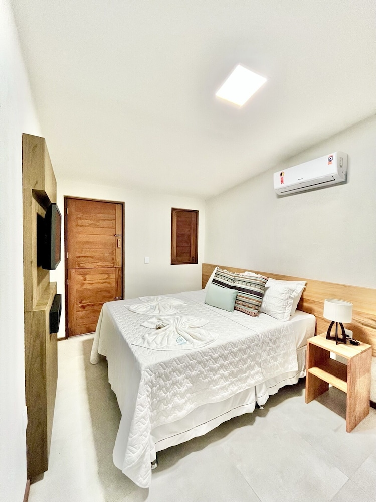 House, 4 Bedrooms - Photo 6