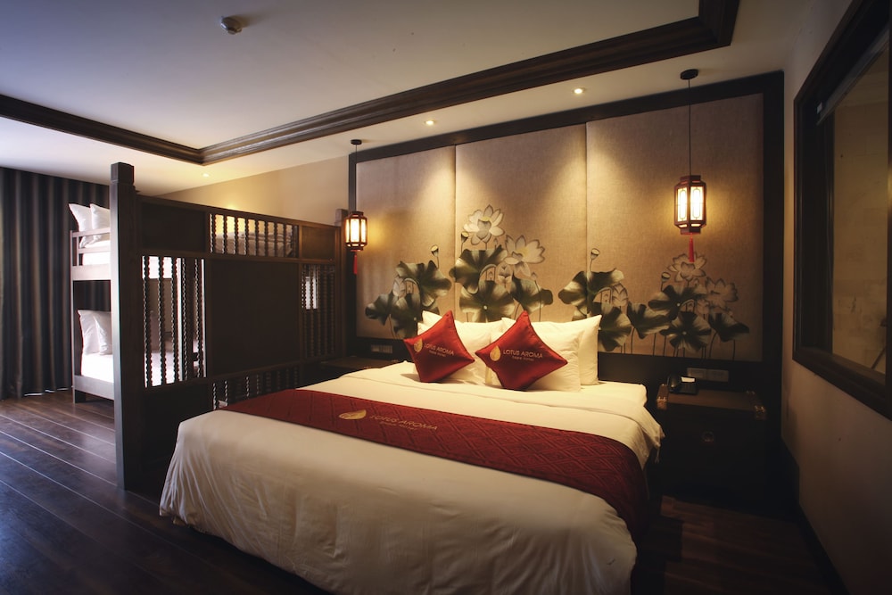 Family Suite, Balcony, Mountain View photo 3