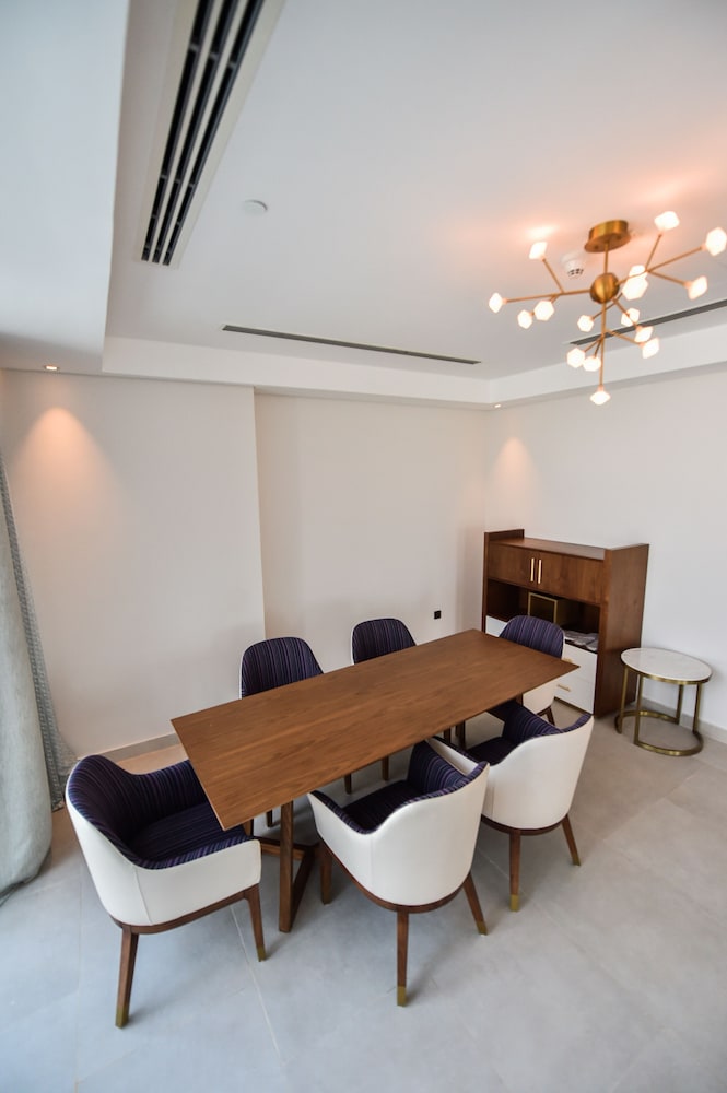 One-Bedroom Apartment - Photo 8
