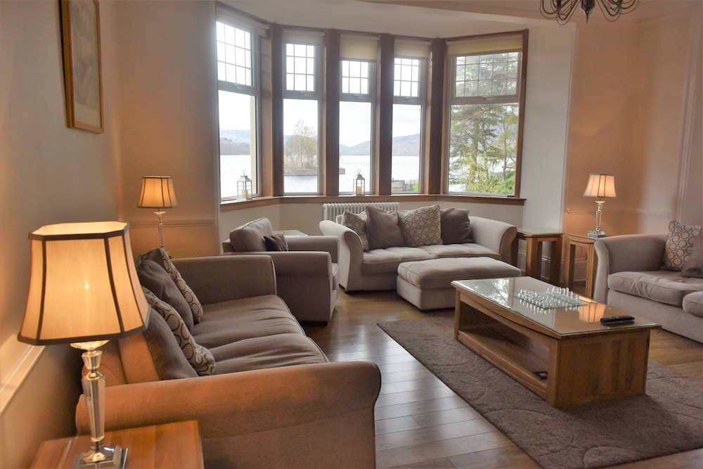 Luxury House, 6 Bedrooms photo 1