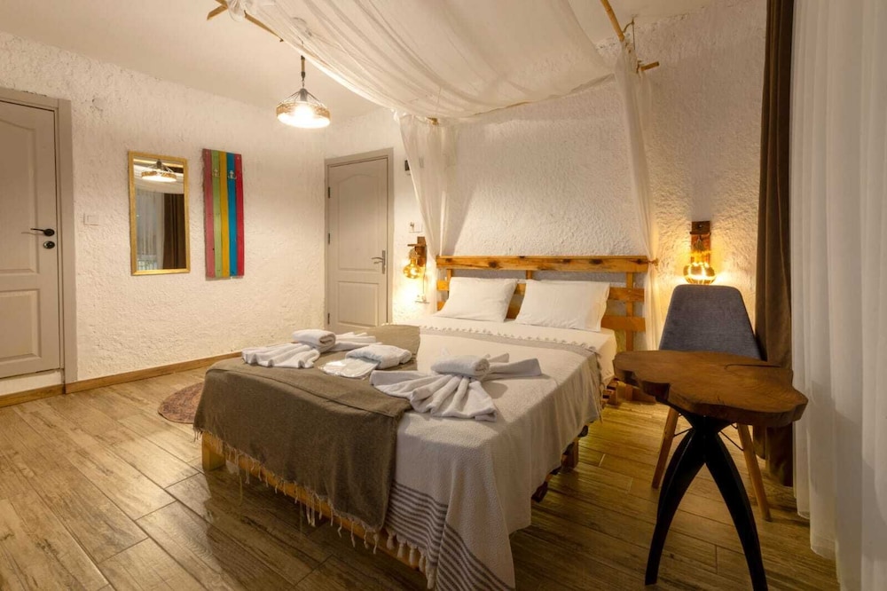 Standard Double Room, Non Smoking (Masal Odalari) photo 2