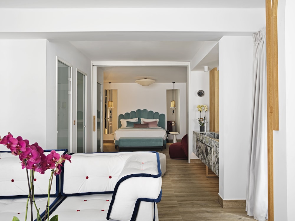 Senior Suite with Inner Courtyard View & Plunge Pool - Photo 3