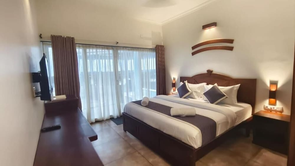 Suite, Sea View