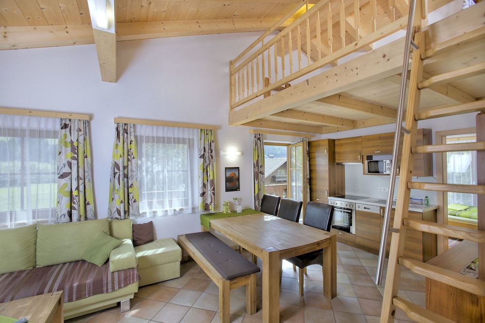 Superior Apartment, 2 Bedrooms, Mountain View, Mountainside photo 1