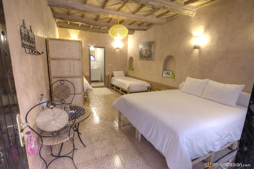 Standard Suite, Ensuite photo 1