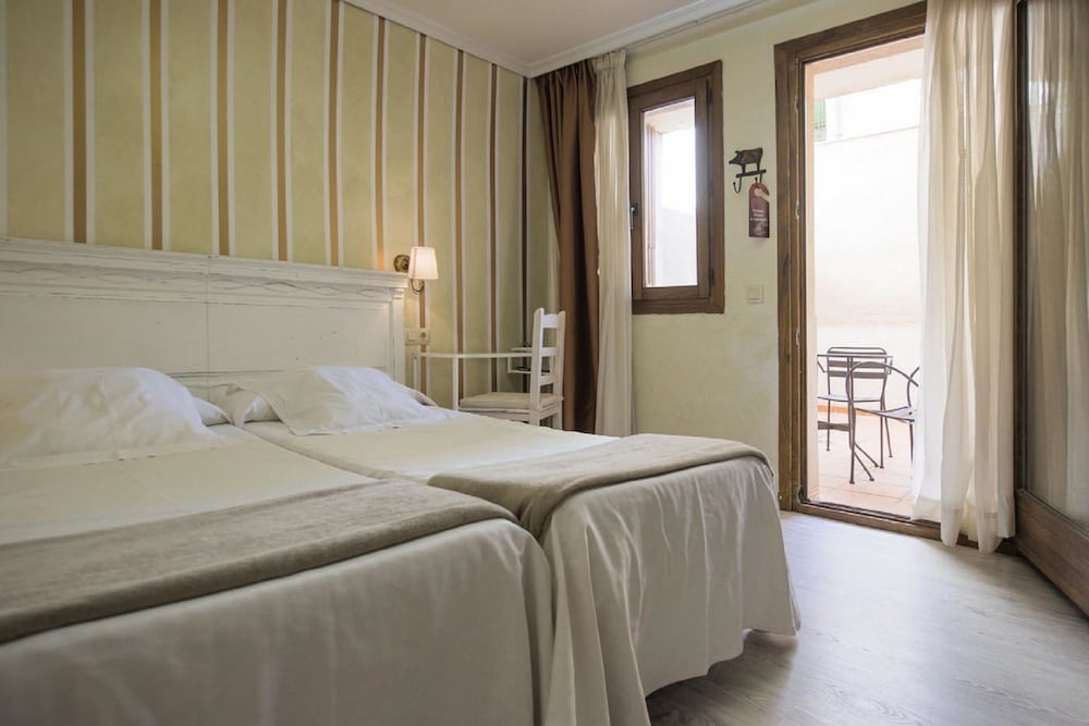 Double Room - Photo 4