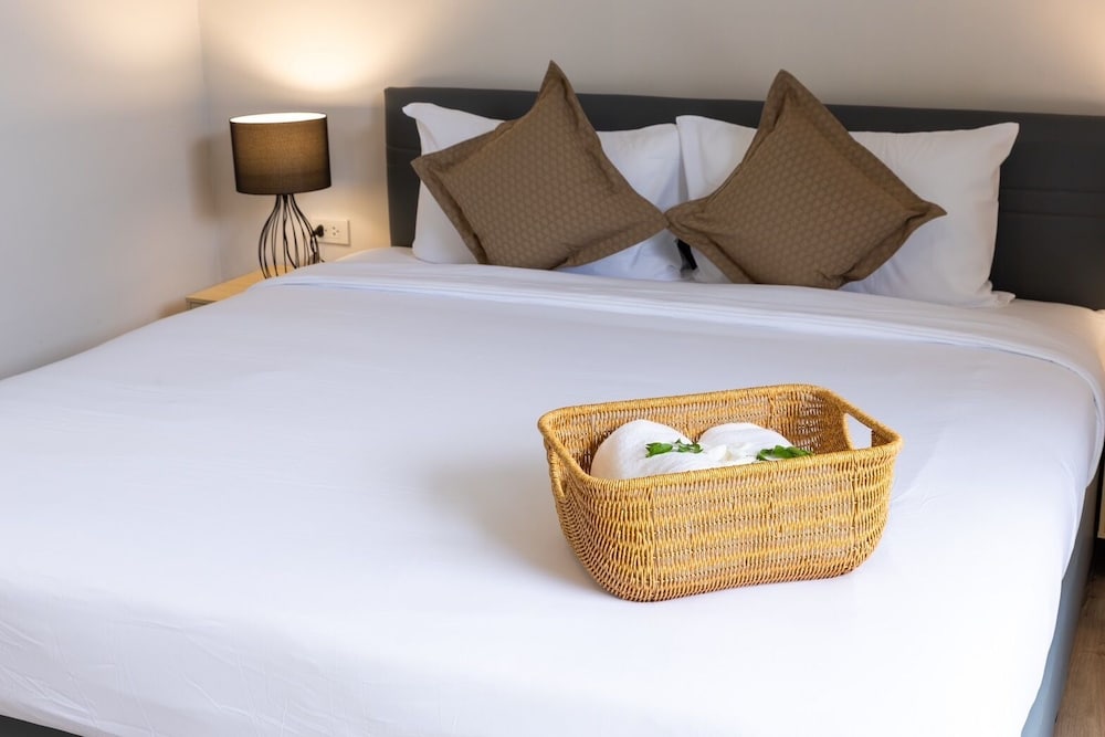 Standard King Bed - Photo 9