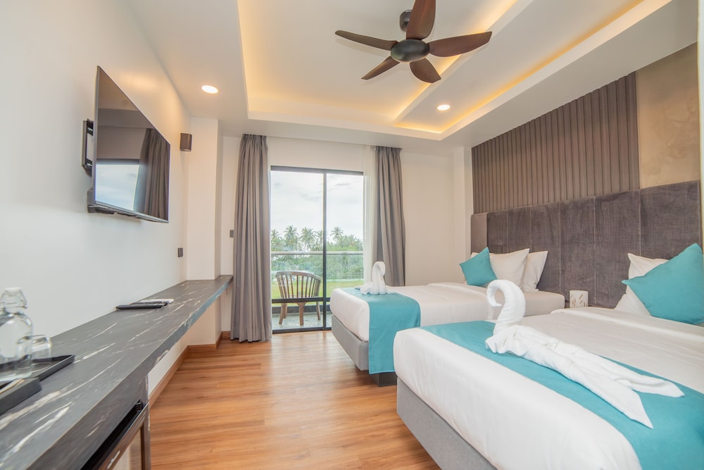 Premier Island View with Balcony