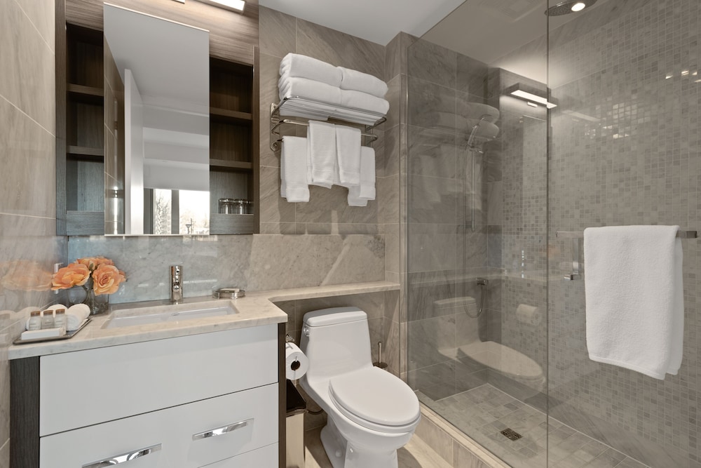 One Bedroom King Suite photo 3
