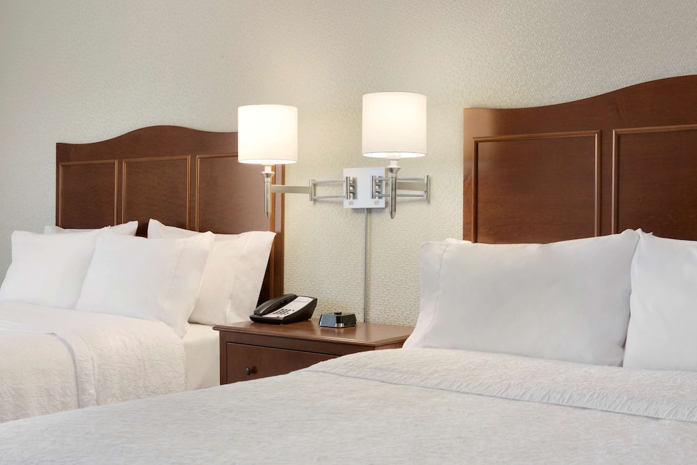 Two Queen Beds, Non Smoking - Photo 2