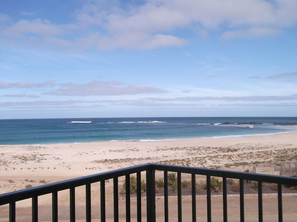Superior Apartment, Beach View photo 3