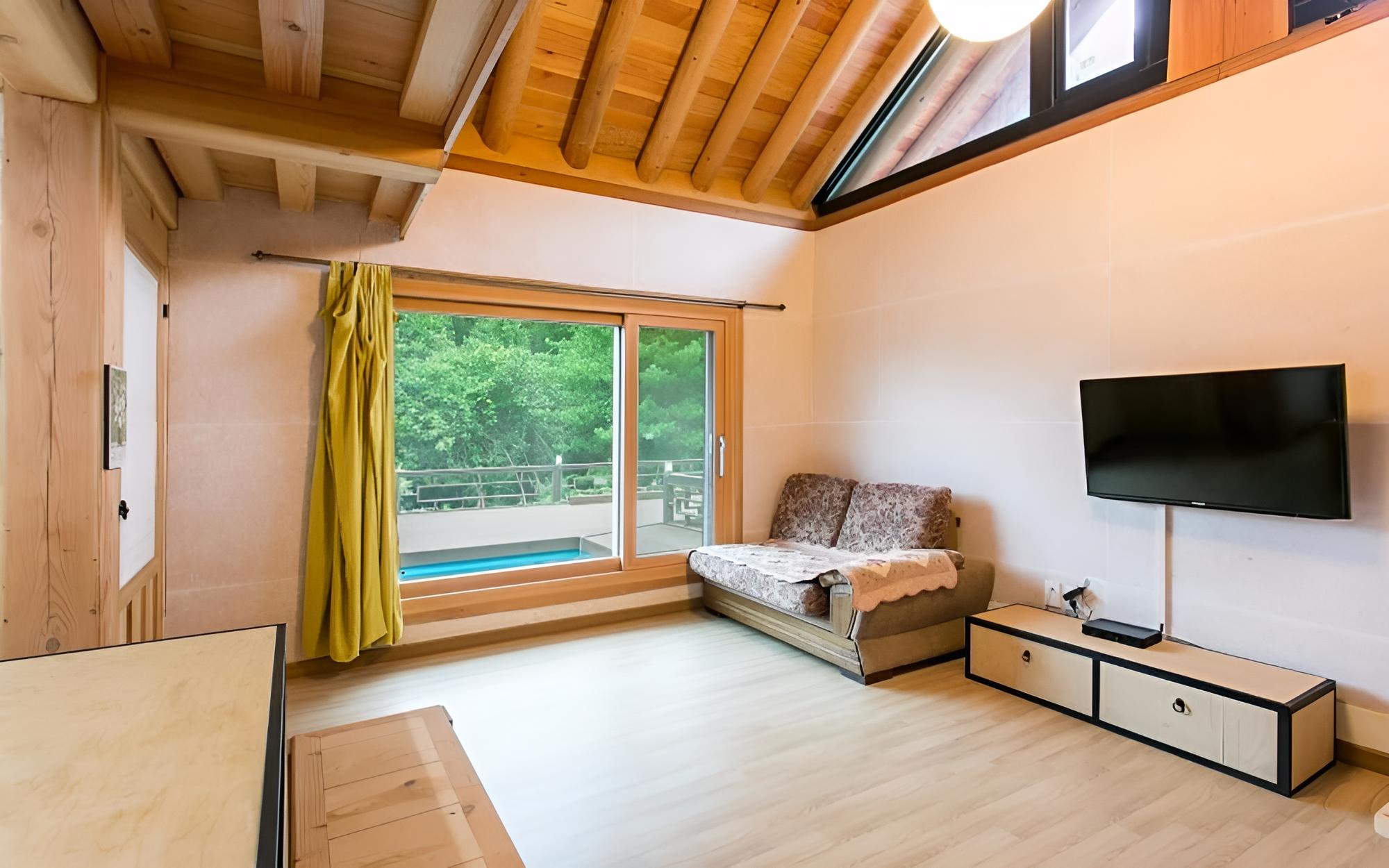 Room (Net (duplex))