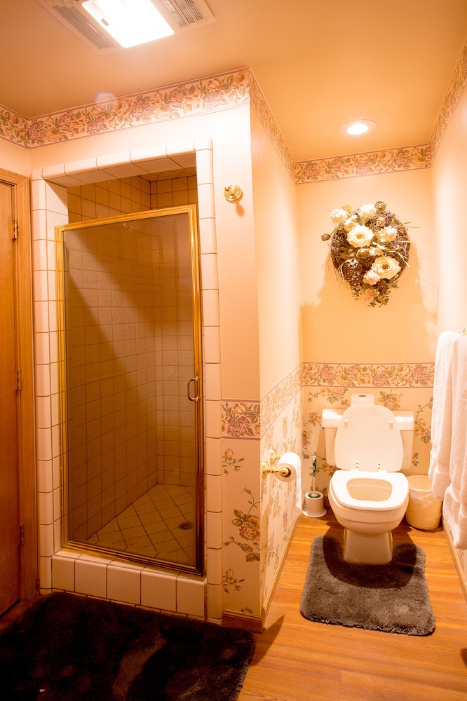 Columbine Room photo 3