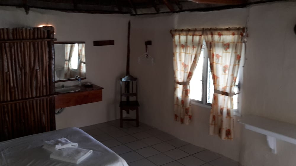 Classic Bungalow, 2 Double Beds - Photo 14