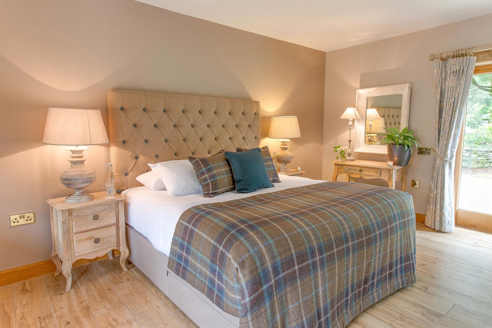 Superior Double Room, 1 King Bed, Non Smoking, Ensuite photo 3