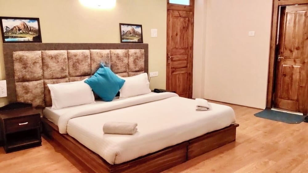 Standard Double Room, Balcony, Garden View