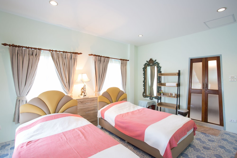 Grand Pool Villa
