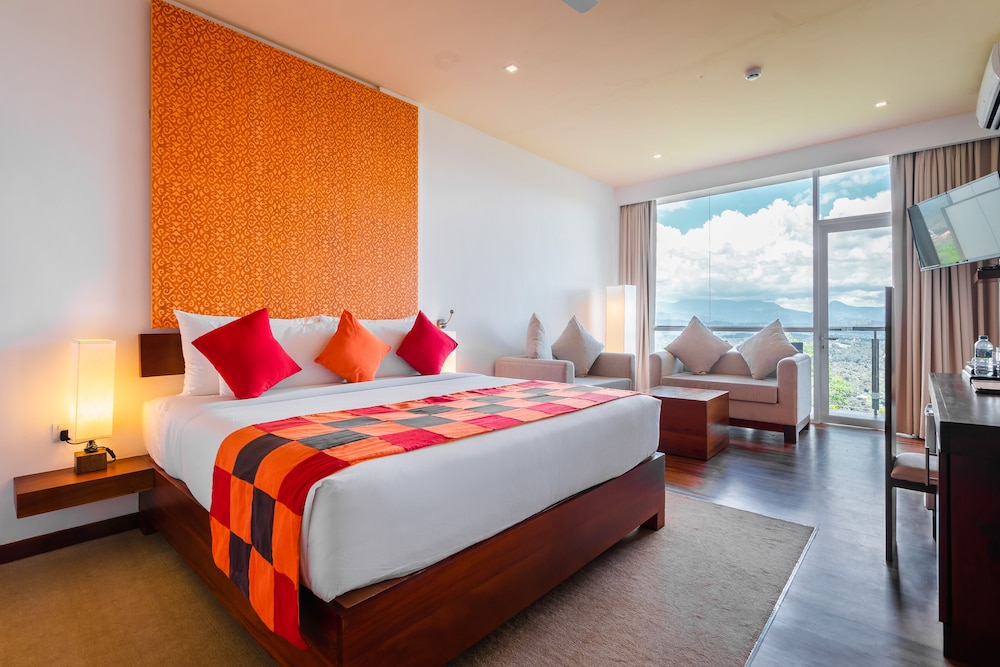 Superior Suite, 1 Bedroom, Jetted Tub, Mountain View