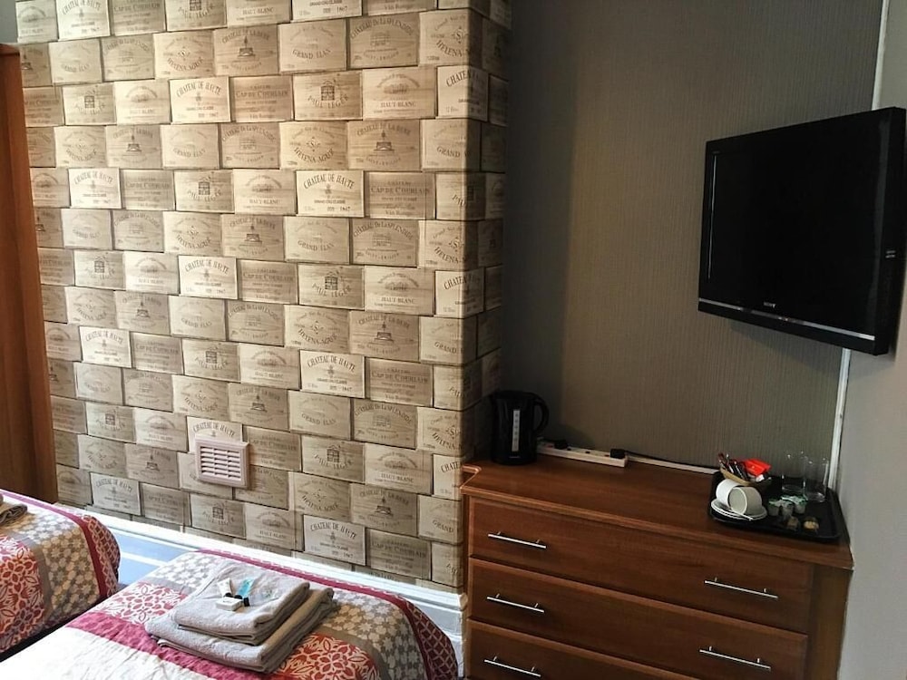 Standard Double or Twin Room, Ensuite photo 1