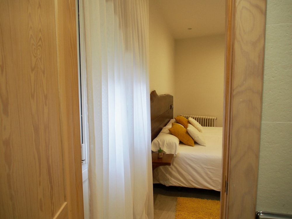 Twin Room, Private Bathroom photo 2