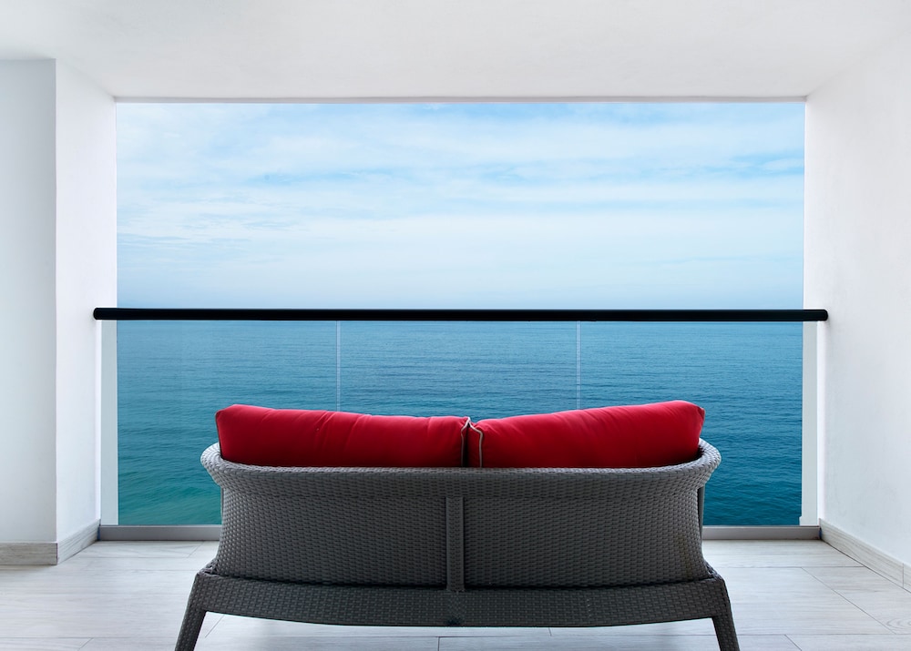 ENCLAVE OCEANVIEW GOVERNOR STE 1KG W/JET TUB