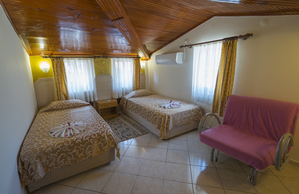 Standard Room photo 2