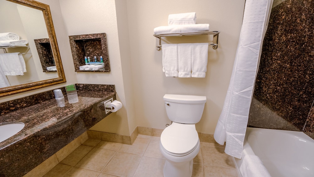 Suite, Multiple Beds - Photo 4