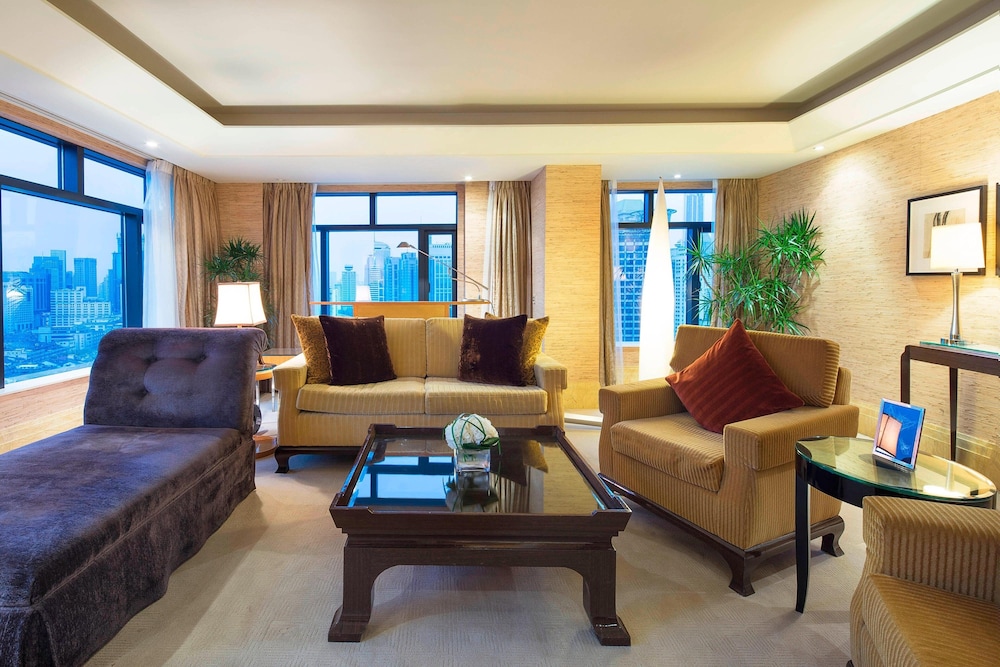 Club Lounge Access, Signature Suite, 1 King, City View photo 3