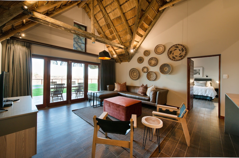 Family Room, 1 Bedroom photo 3