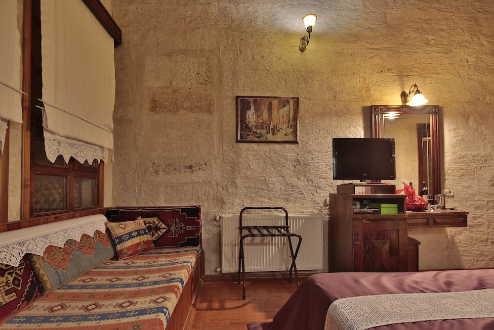Standard Double or Twin Room - Photo 13