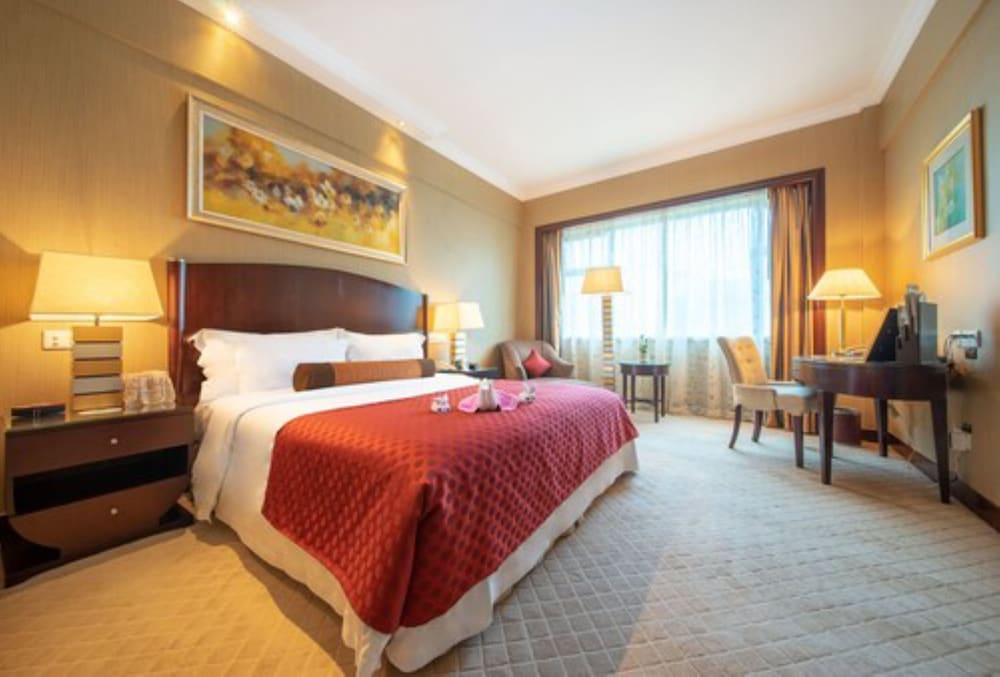 DELUXE KING ROOM - Photo 6