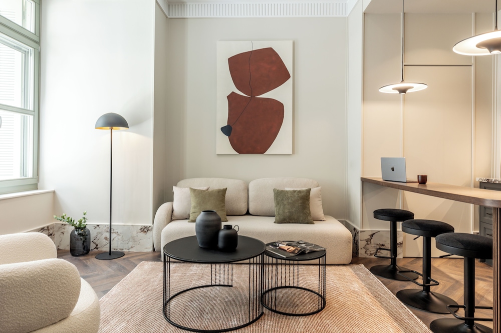 England Suite, One bedroom, Kitchenette, City View