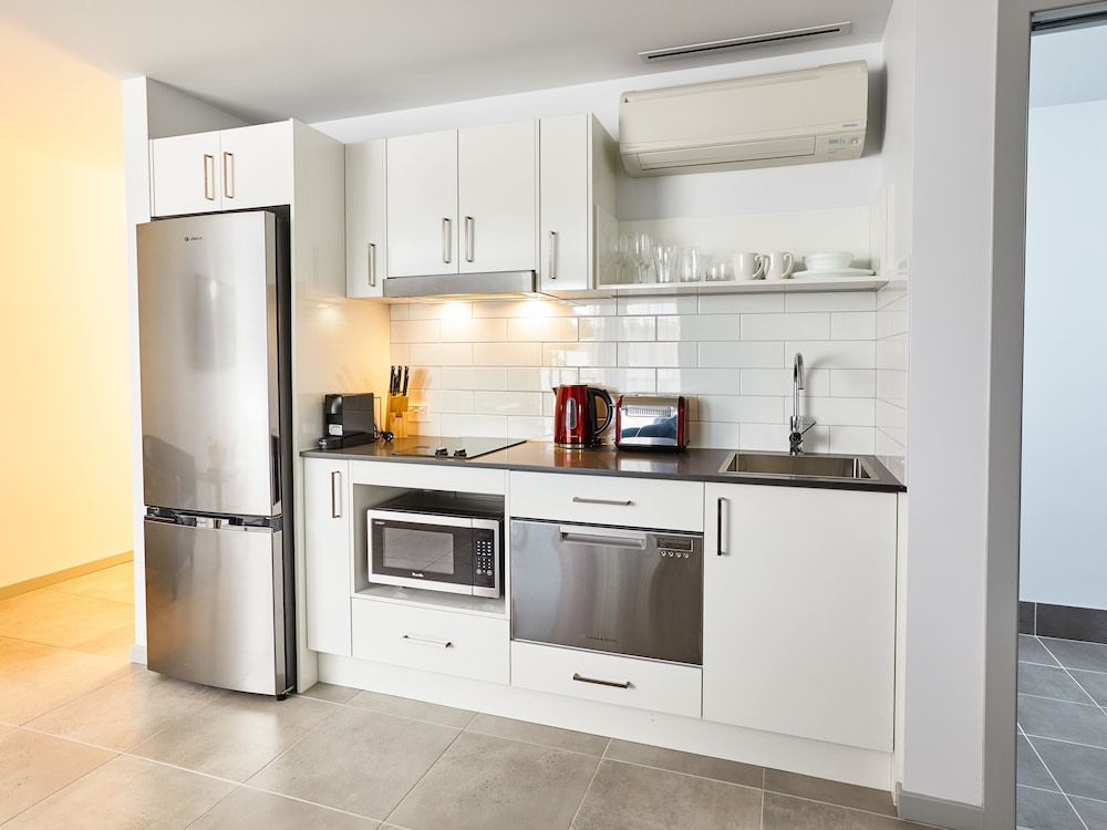 Apartment, 1 Bedroom, Kitchen - Photo 9