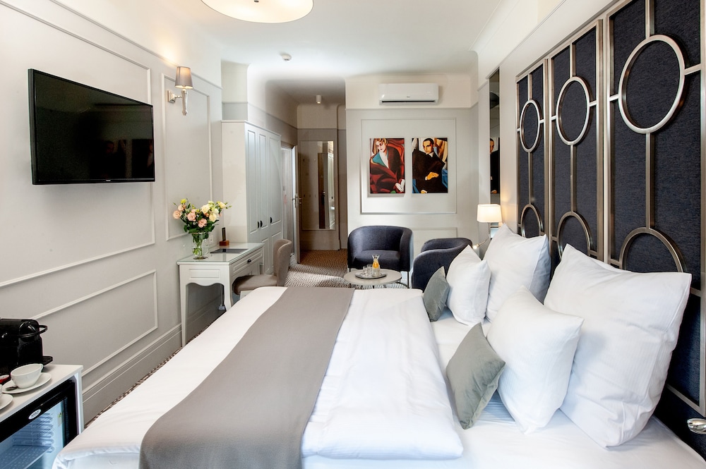 Classic Double or Twin Room, Balcony photo 2